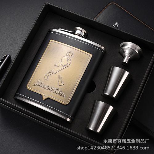 户外酒壶酒具套装与酒类外包装零售的融合创新 便携性与品牌力的双重升级